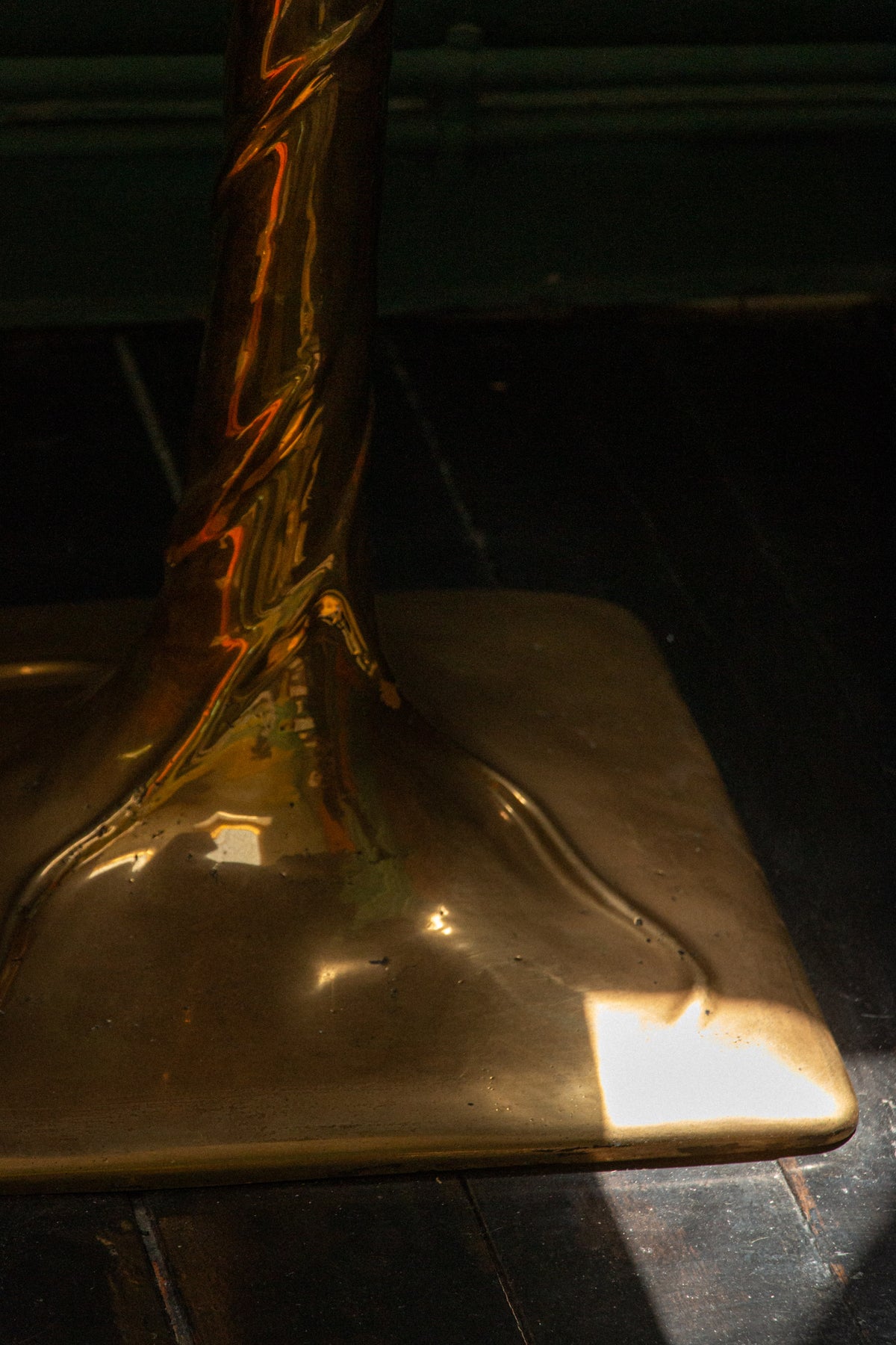 Table ‘Flora’, created in 2015 by Florence Lopez