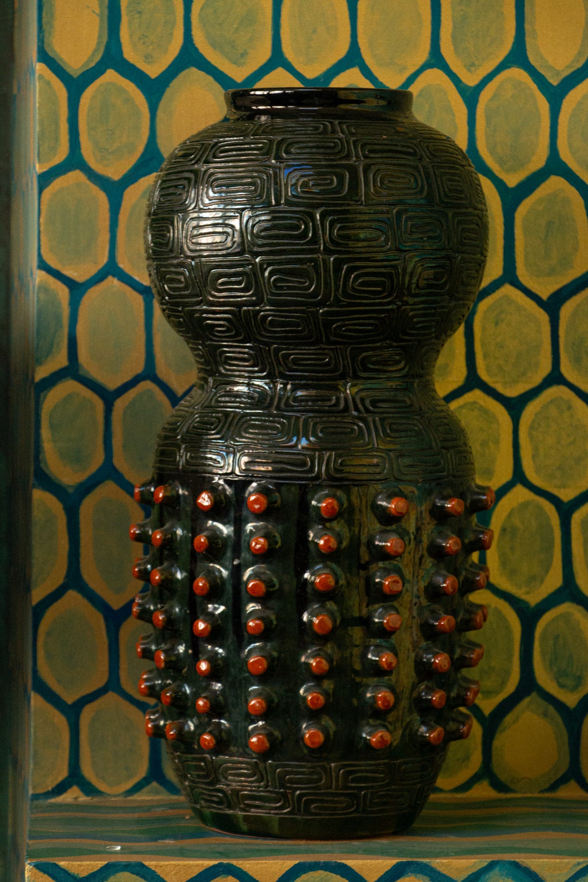 Very large anonymous Eastern European ceramic piece, 1910